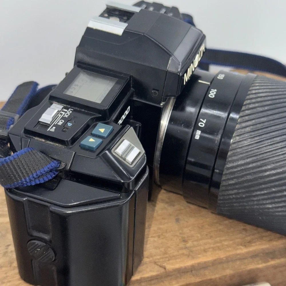 Minolta Maxxum 7000 AF 35mm Camera 70-210mm f/4 Beercan Lens 2800AF Flash TESTED
